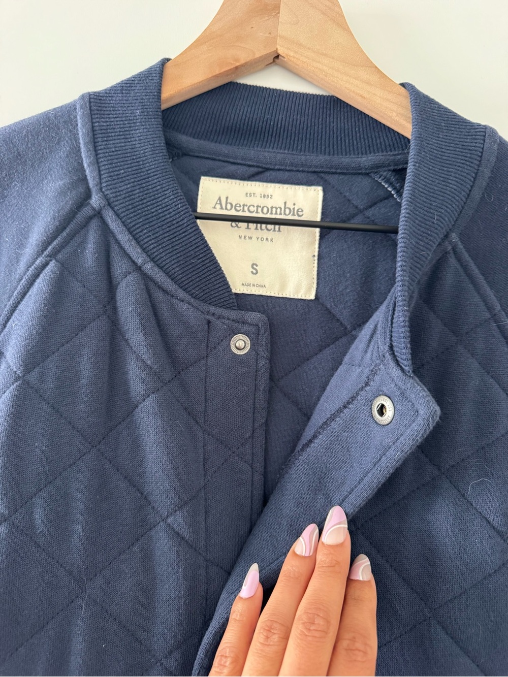 Abercrombie & Fitch Navy Quilted Snap Jacket - Picture 2 of 3
